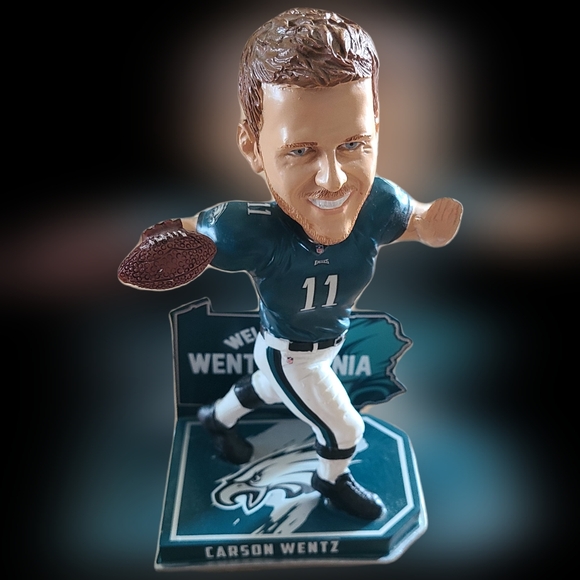 Carson Wentz NFL bobblehead & Brxlz - Picture 2 of 13